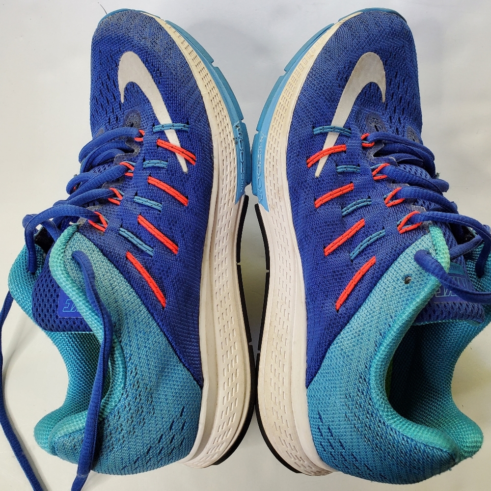 Nike - Picture 8 of 11